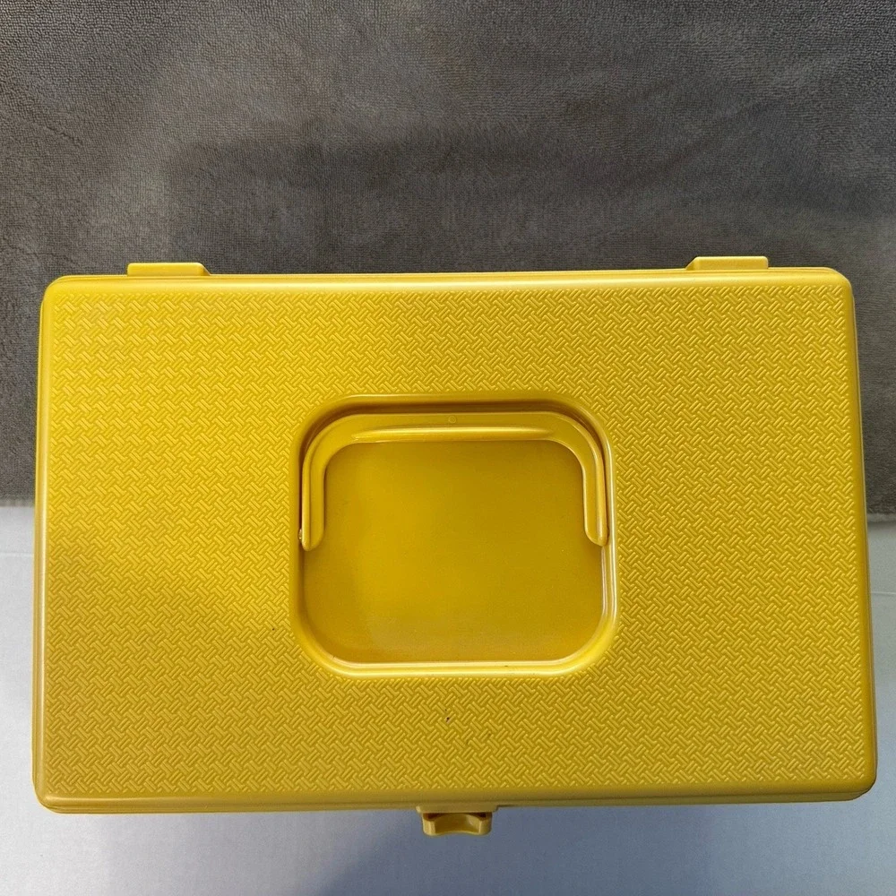 Vintage Wil-hold Wilson Mfg Corp Sewing Box W/Tray Yellow Plastic MCM